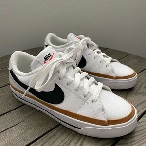 Nike Women’s Court Legacy shoes, Size 6